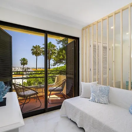 Sea & Oldtown View Апартаменти